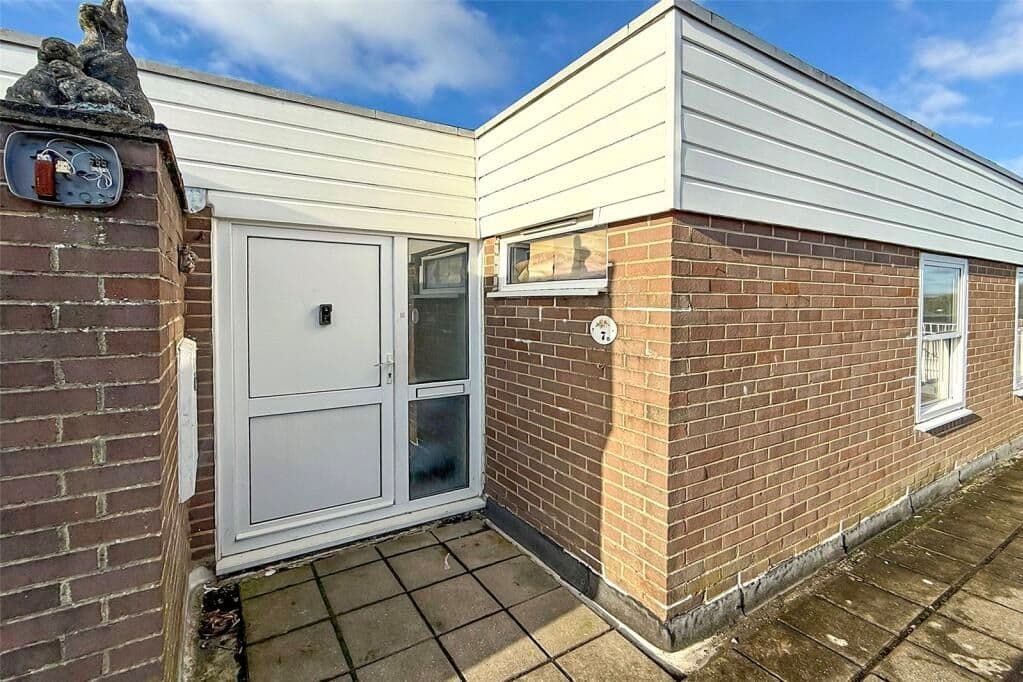 A vacant, two-bedroom, top-floor, purpose-built, leasehold apartment with an approximate internal extent of 495 SQFT and ideal for investors