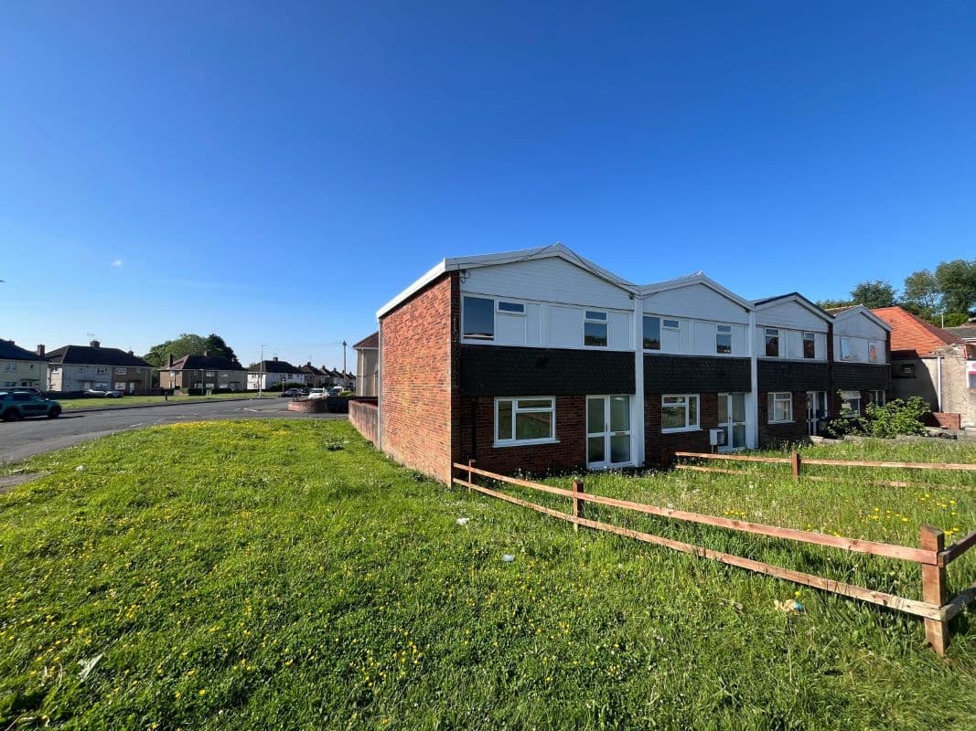 Offered for sale by auction, 28 Maes Golau is a well-maintained three-bedroom mid-terrace property