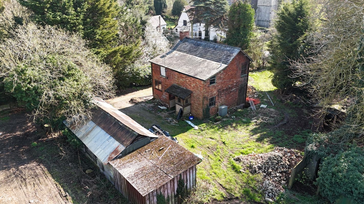 Detached Edwardian House in Caldecote Village