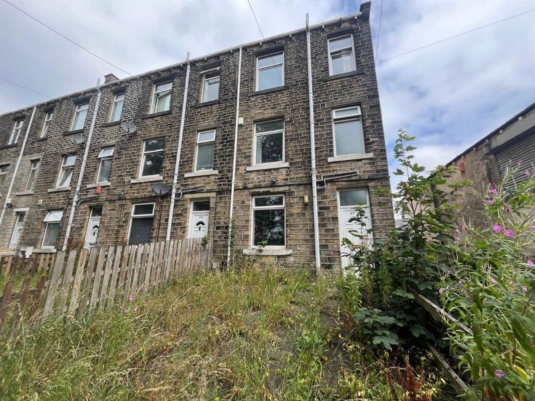 One Bedroom Stone Built Under Dwelling