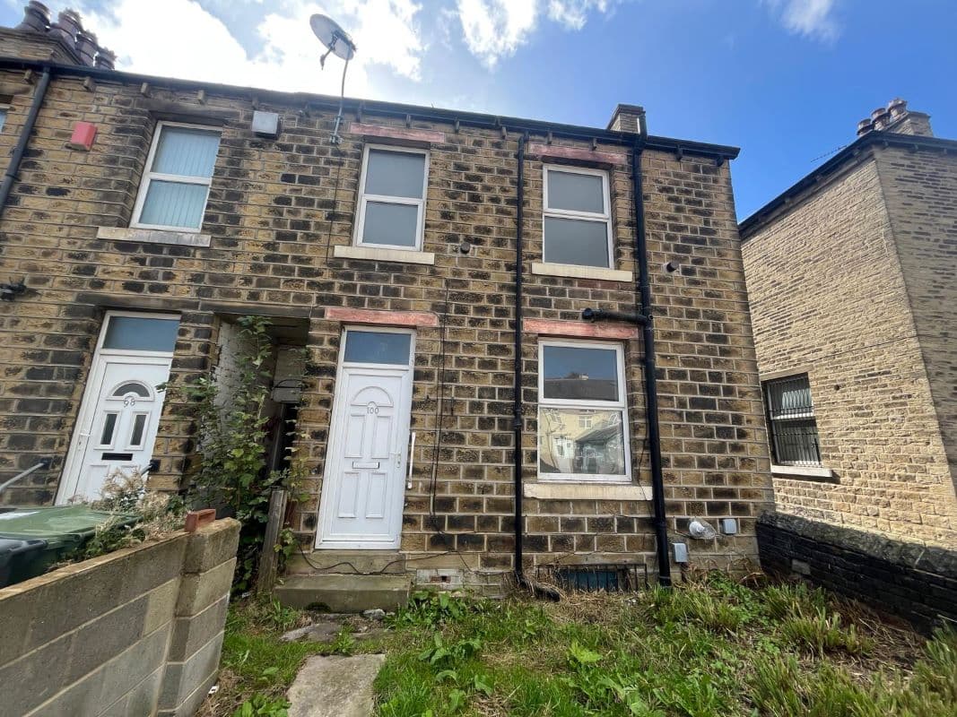 2 Bedroom Back to Back Property