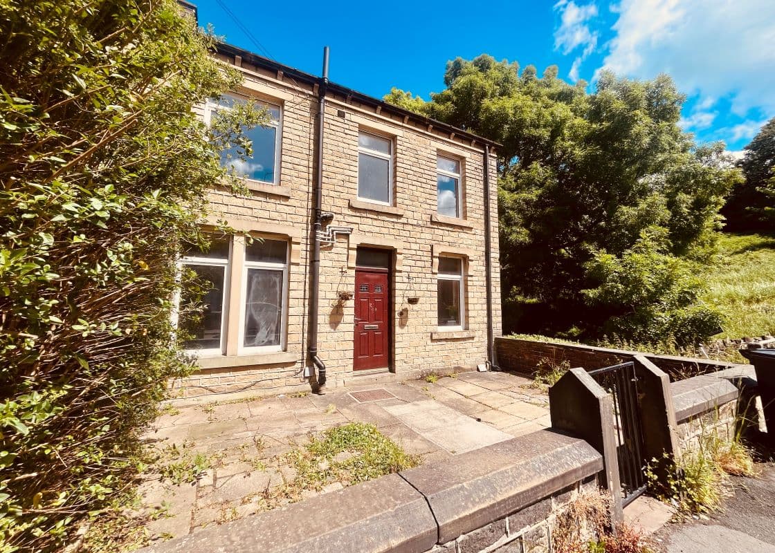 2 Bedroom End Terrace Property