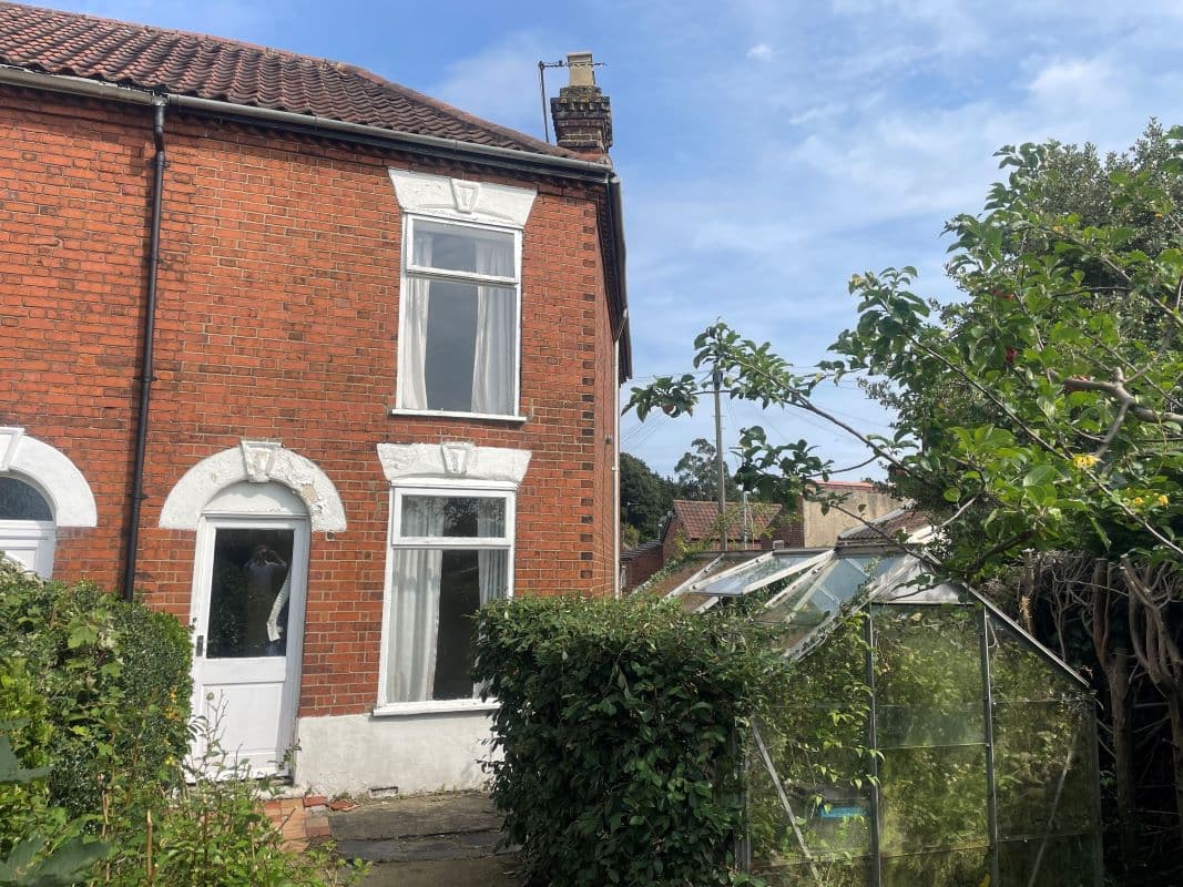 Two Bedroom End of Terraced Property