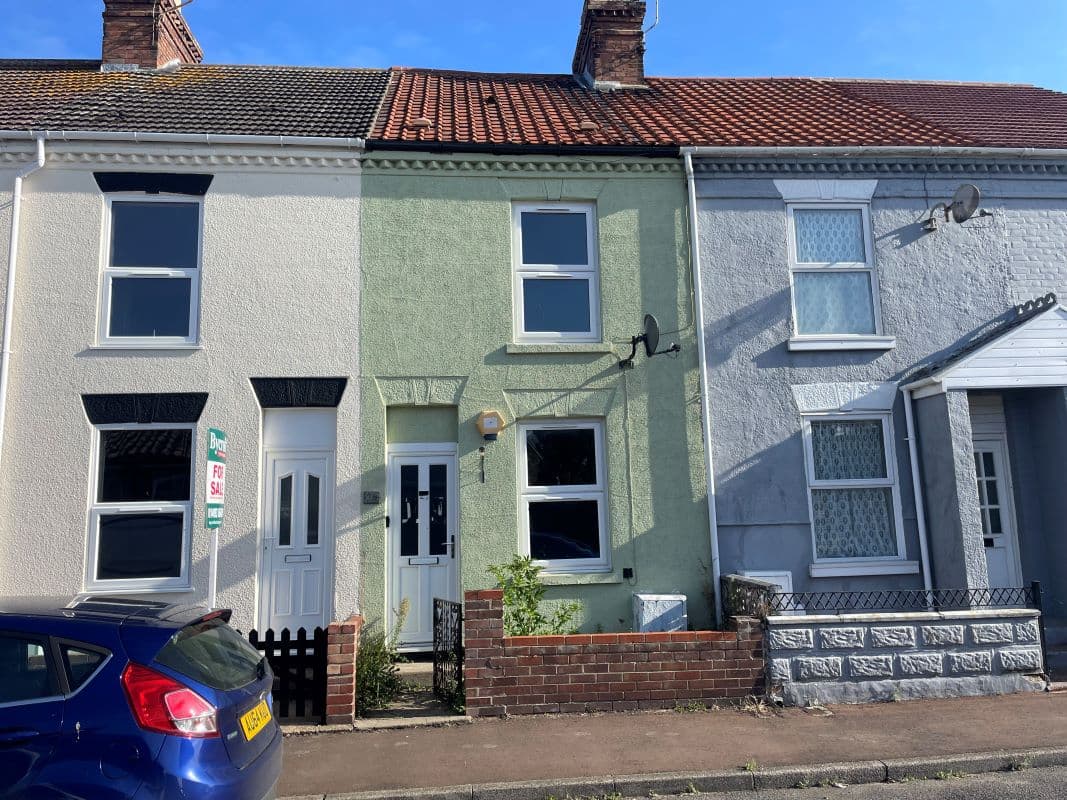 Unconditional Online Auction Sale for Three Bedroom Terraced Property