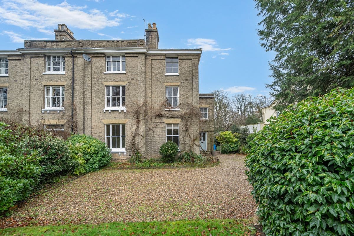 Semi-Detached Period Property with Five Bedrooms