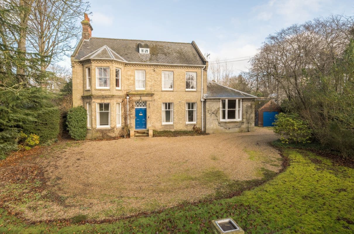 Outstanding Grade II Listed Detached House