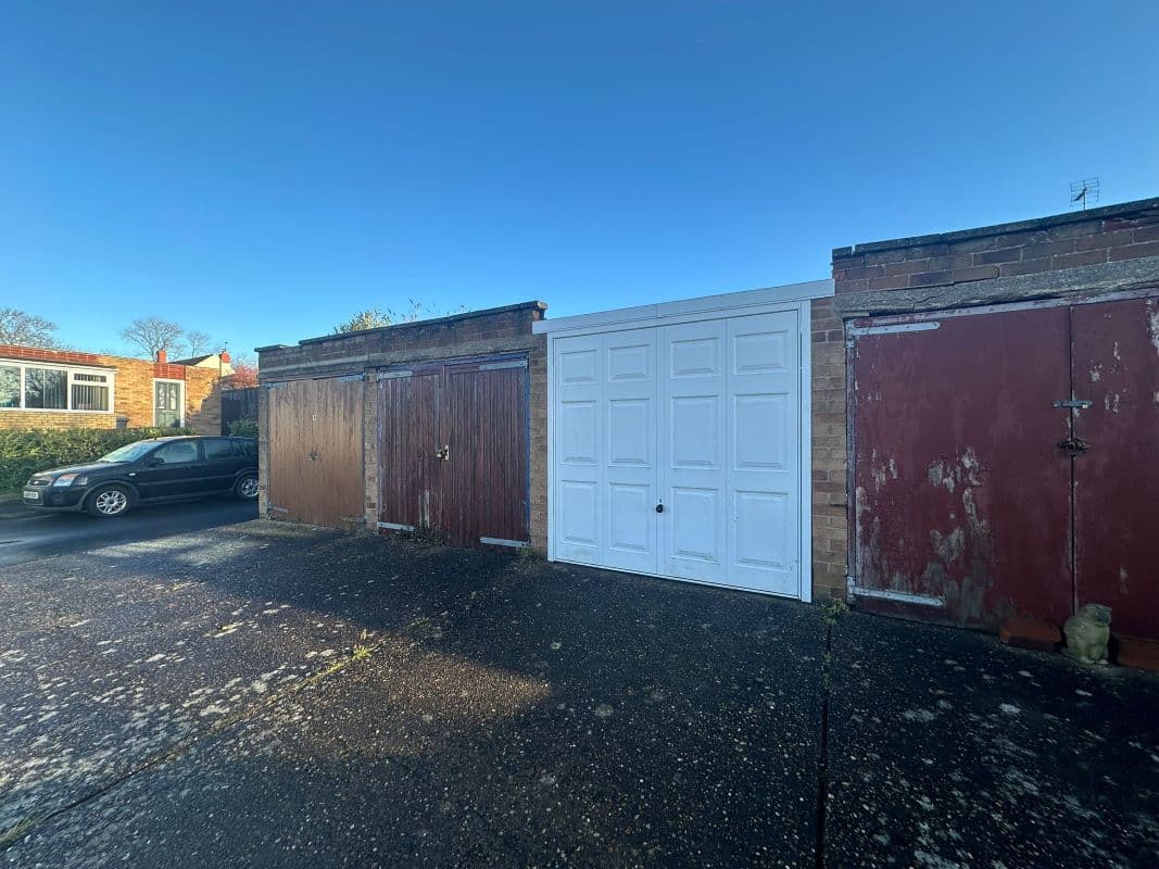 Garage for Sale in Orchard Close