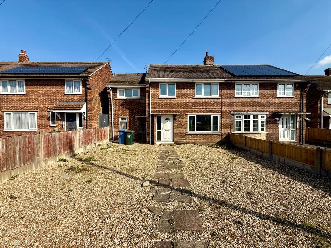 FOUR BED SEMI-DETACHED HOUSE IN ELKESLEY, RETFORD!