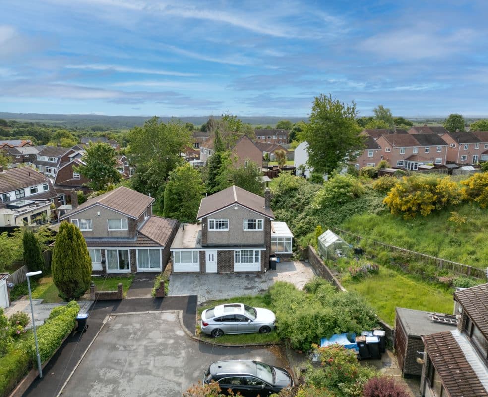 Three Bed Detached House In Need of TLC