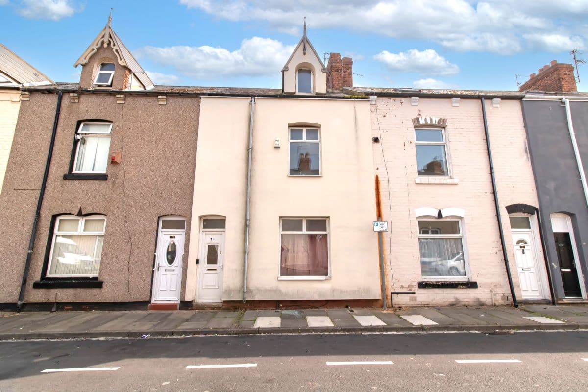 3 Bedroom Mid Terrace House