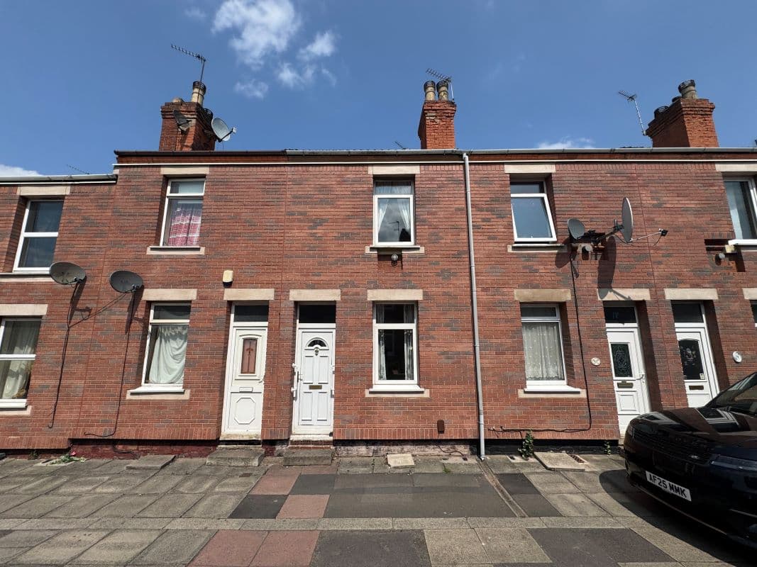 Two Bed Terrace In Need of TLC