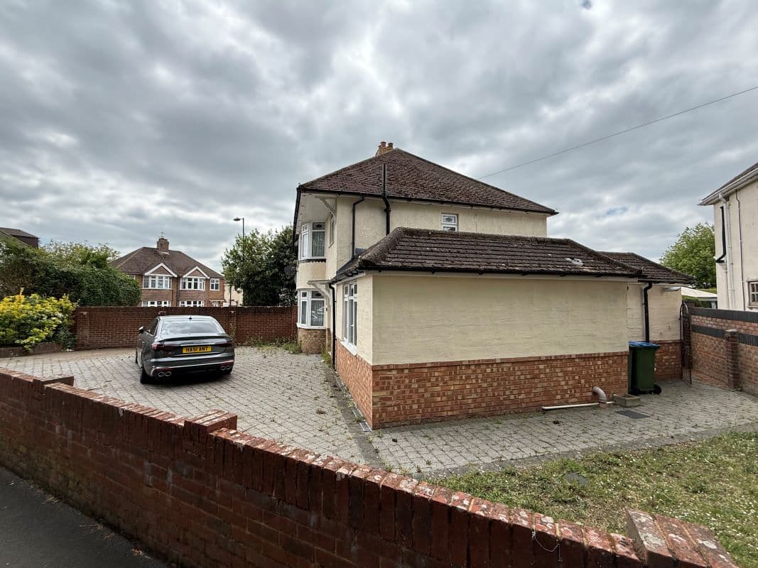 Vacant - Leasehold 4-Bedroom Semi-Detached House