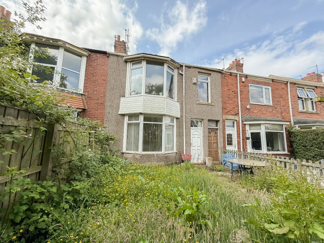 Two Bed Well Presented Apartment