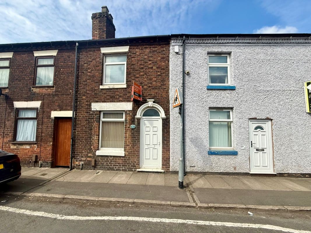 2 BED MID TERRACE FOR SALE BY AUCTION 21st July - 22nd July