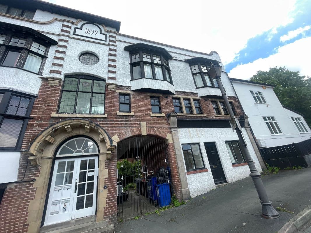 Three Bedroom Maisonette - Ideal Buy To Let