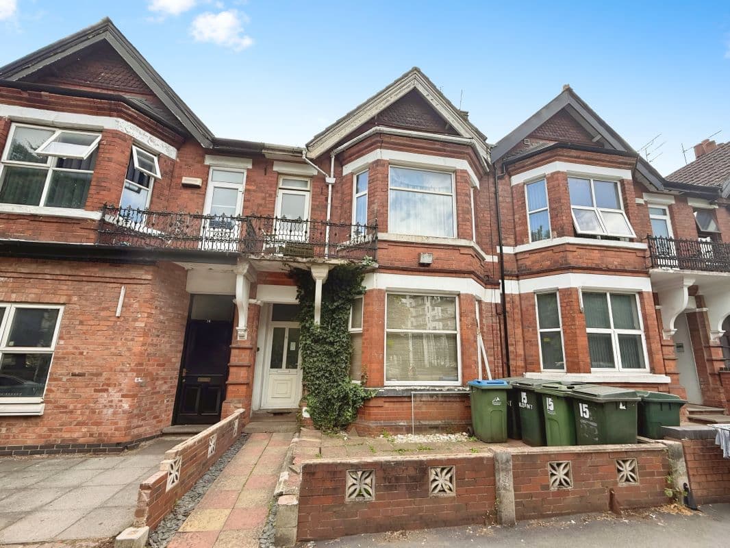 1 Bedroom Duplex Flat with Garden