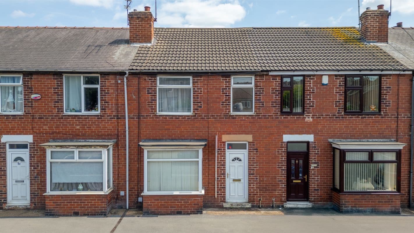 3 Bedroom Mid Terrace House