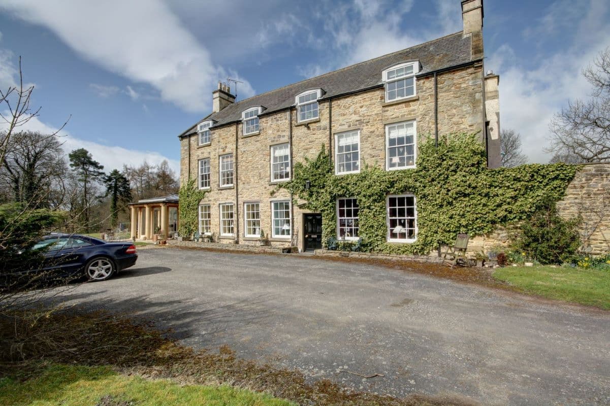 STUNNING PERIOD PROPERTY ON 3+ ACRES