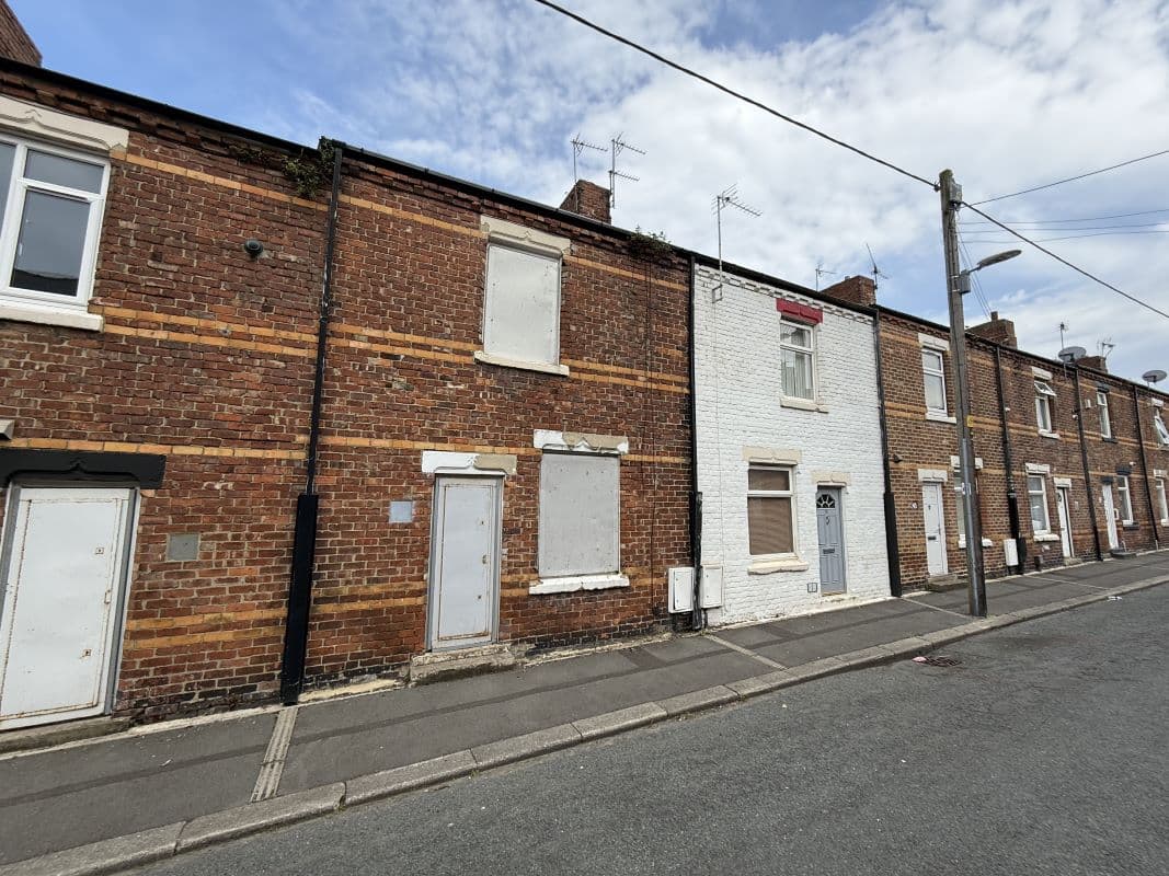 Traditionally Constructed Mid Terrace House