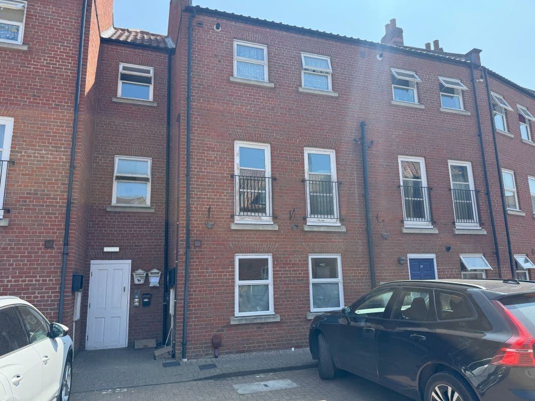 FOR SALE BY ONLINE AUCTION 15 JULY 2025
