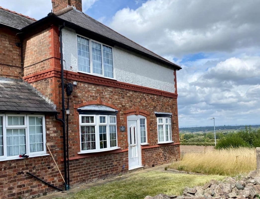 Recently Renovated End Terrace Property