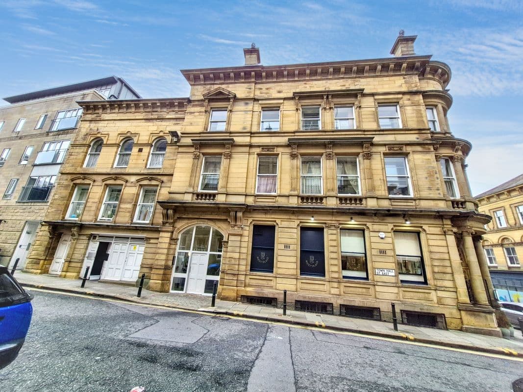 Apartment 4 Calder Court, Town Hall Street East