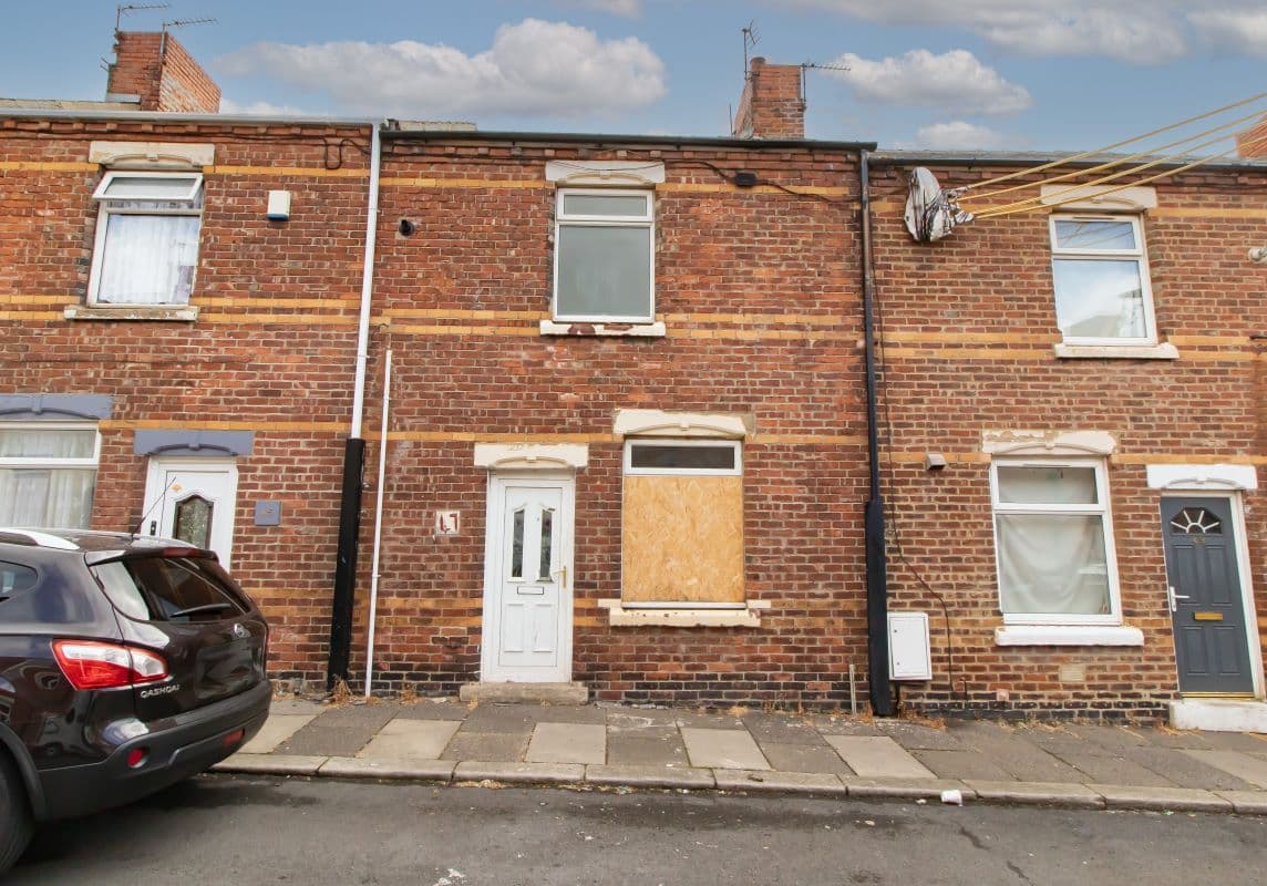 Terraced House with Excellent Refurbishment Potential