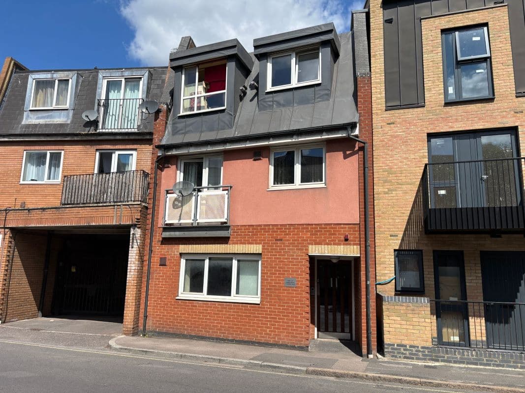 A Ground Floor One Bedroom Flat