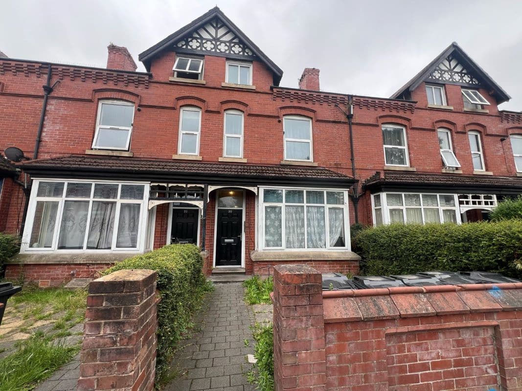 Investment Opportunity - Substantial Terrace Property with Rented Flats