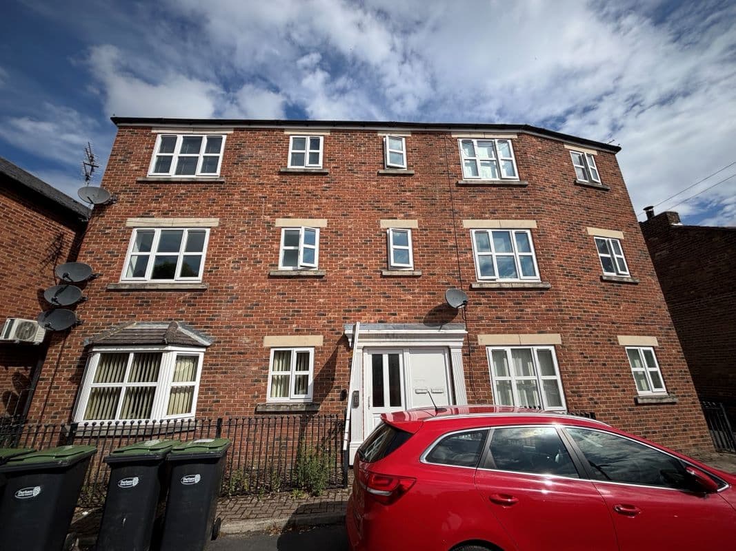 TWO BEDROOM GROUND FLOOR FLAT FOR SALE BY ONLINE AUCTION