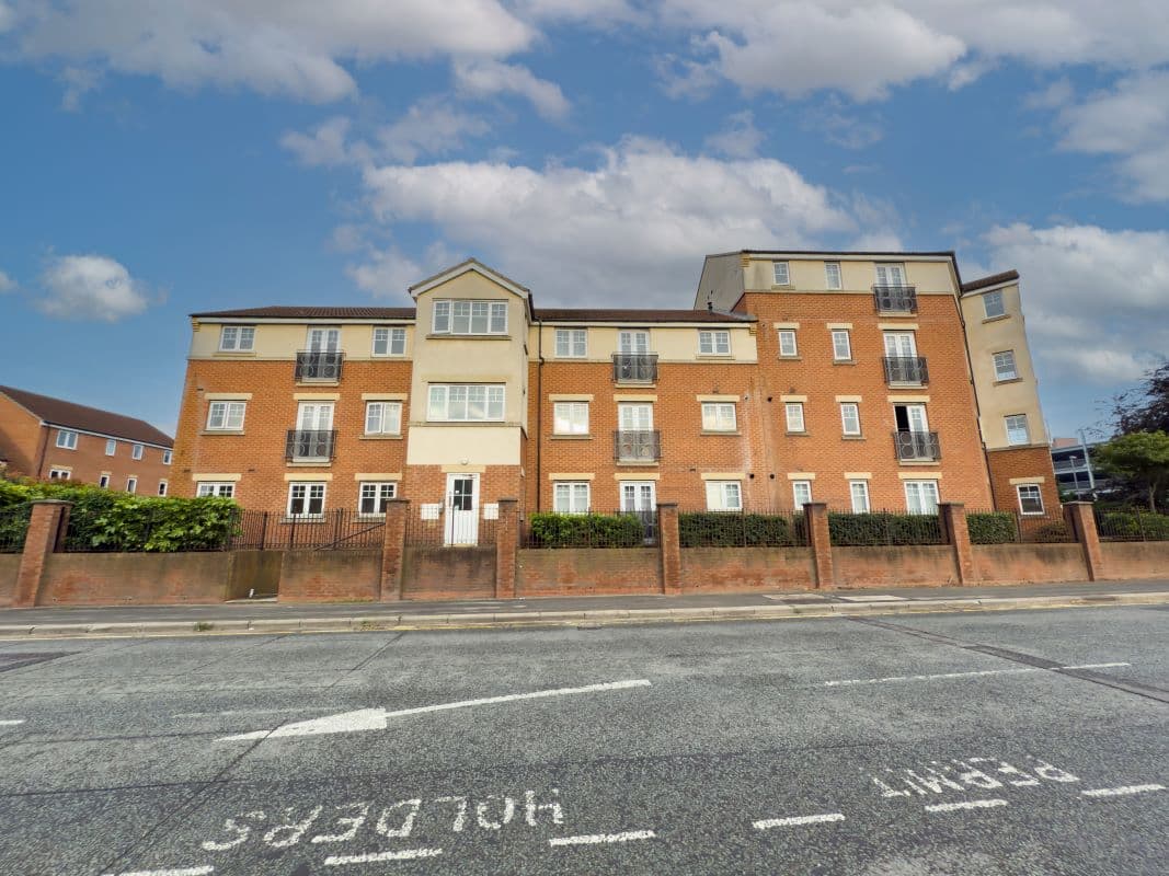 Two Bed Apartment In Good Order Throughout