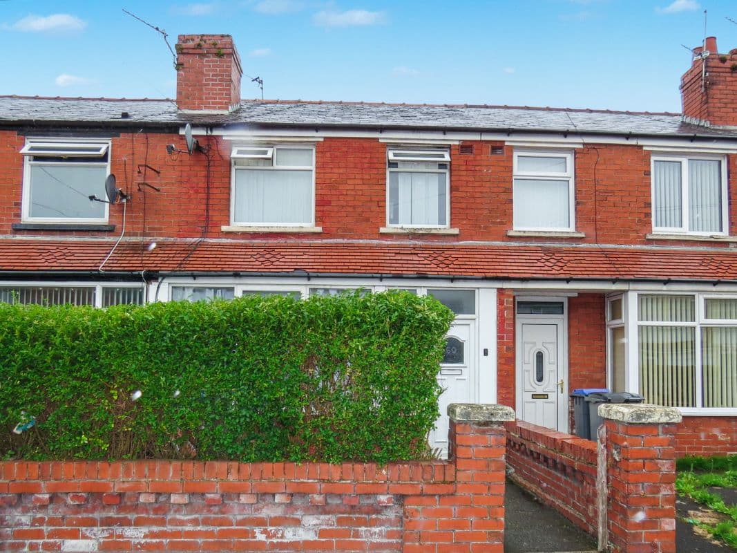 THREE BED TERRACED PROPERTY! LET TO LONGSTANDING TENANTS
