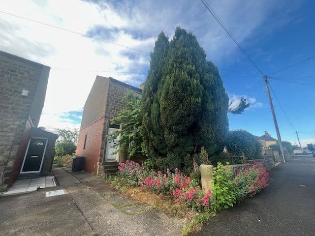 Two Bedroom Semi Detached Property in Need of Renovation