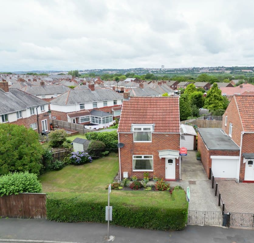Two Bed Detached House Set on Generous Corner Plot