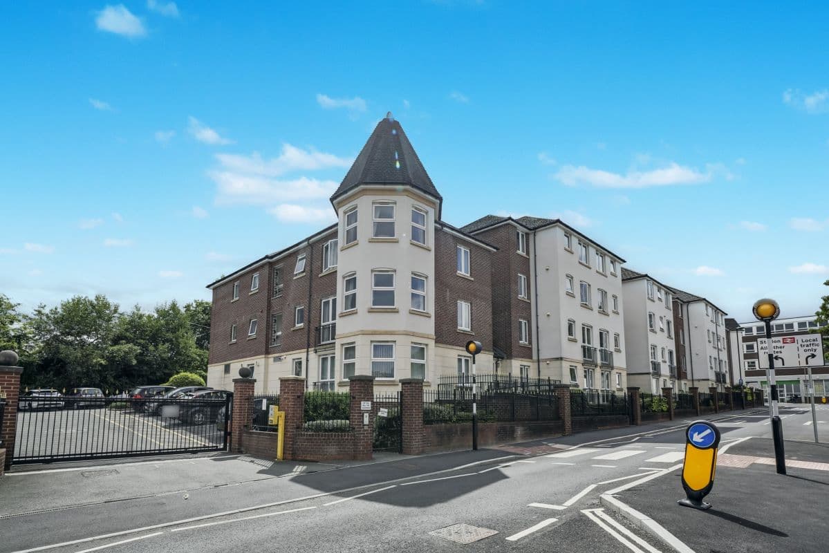 One Bedroom Apartment for Sale Via National Online Auction