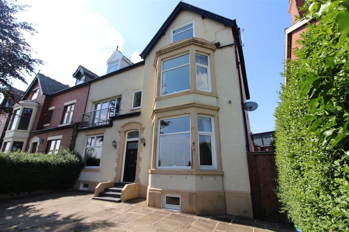 Vacant Six Bedroom House Over Four Floors