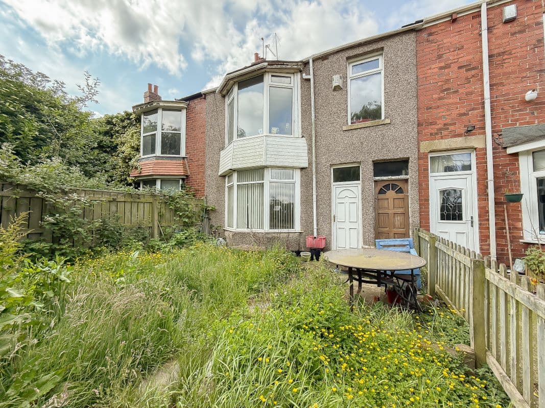 Two Bed Well Presented Apartment