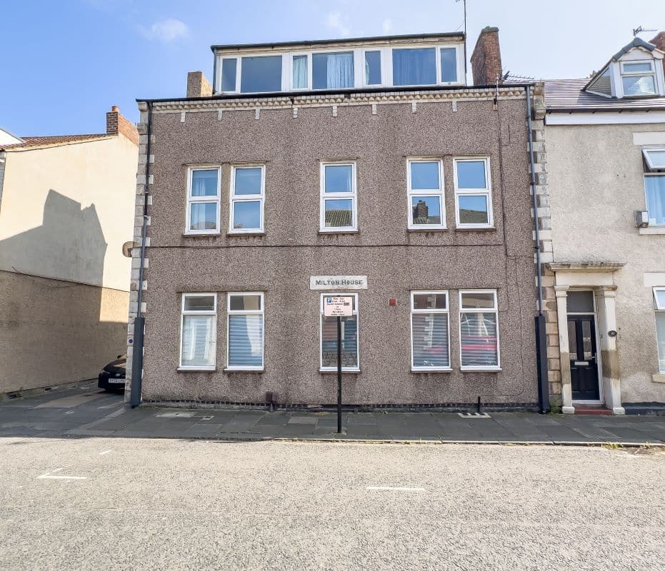 Two Bed Apartment In Good Order Throughout