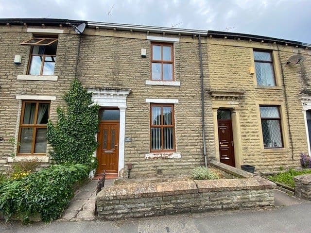 Two Bedroom Mid Terrace House in Need Of Refurbishment