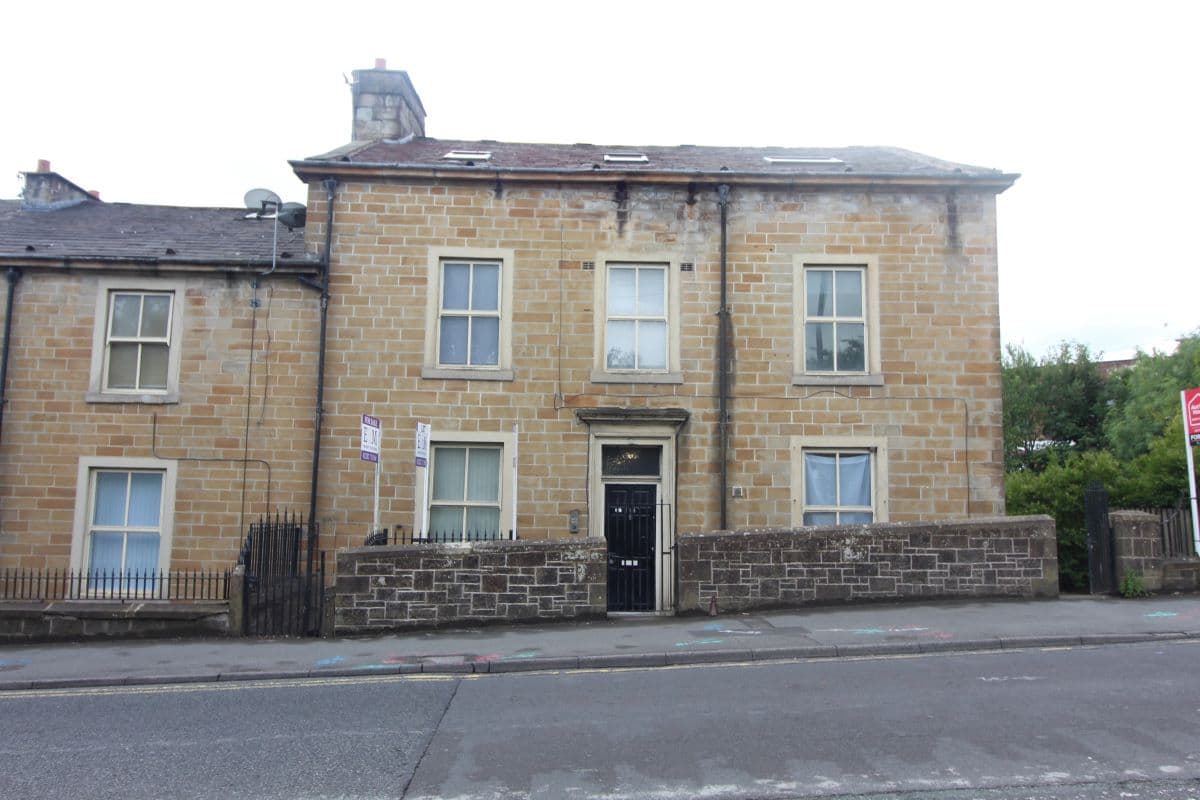 Vacant Leasehold Third Floor Flat