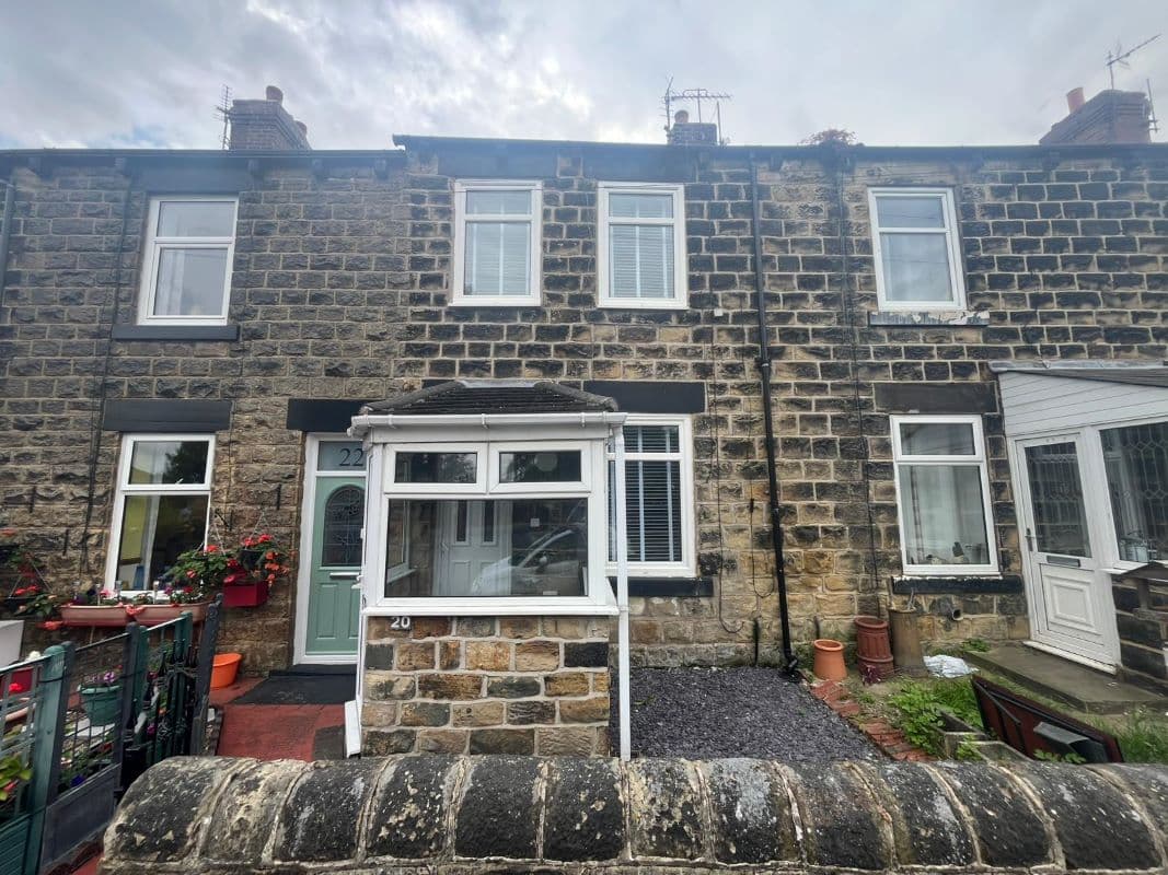 Three Bed Terrace House Ready for Immediate Occupation