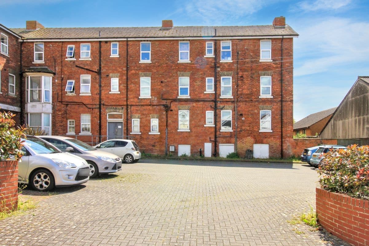 Top Floor Apartment in Sought After Seaside Location
