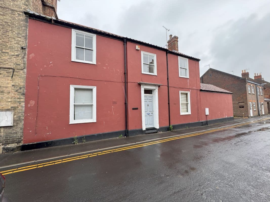 Grade II Listed Five Bedroom Semi Detached House