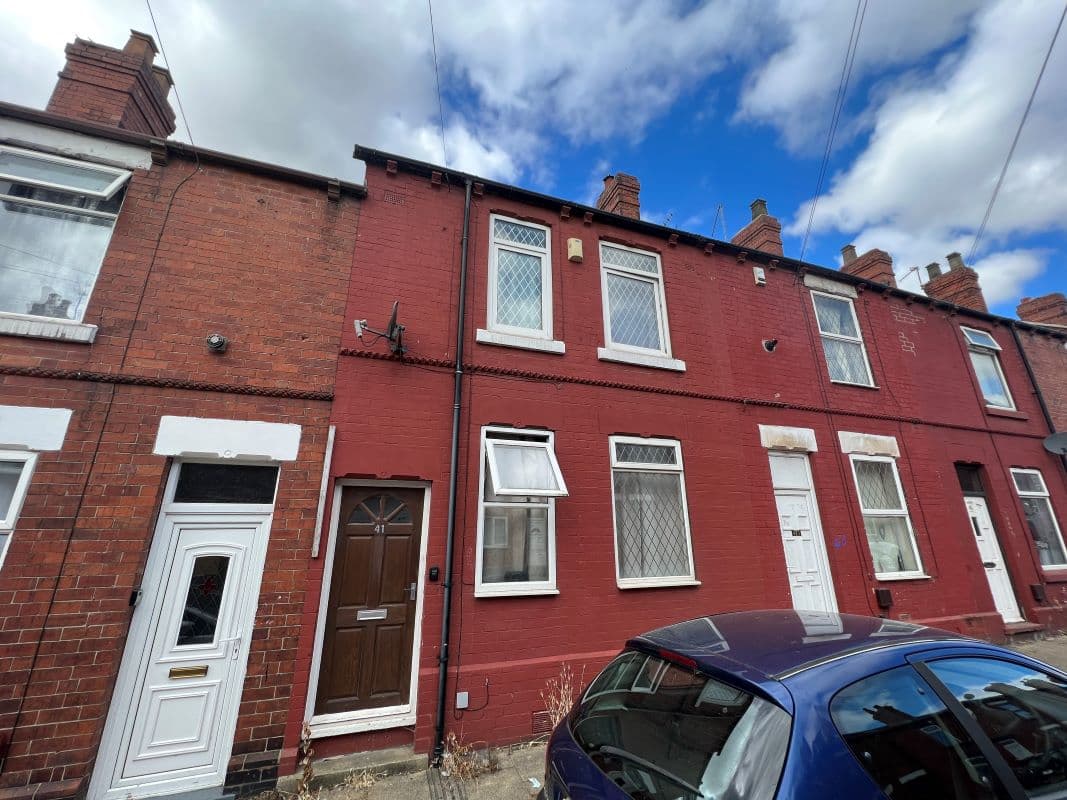 Mid Terrace House Arranged as HMO in Hemsworth