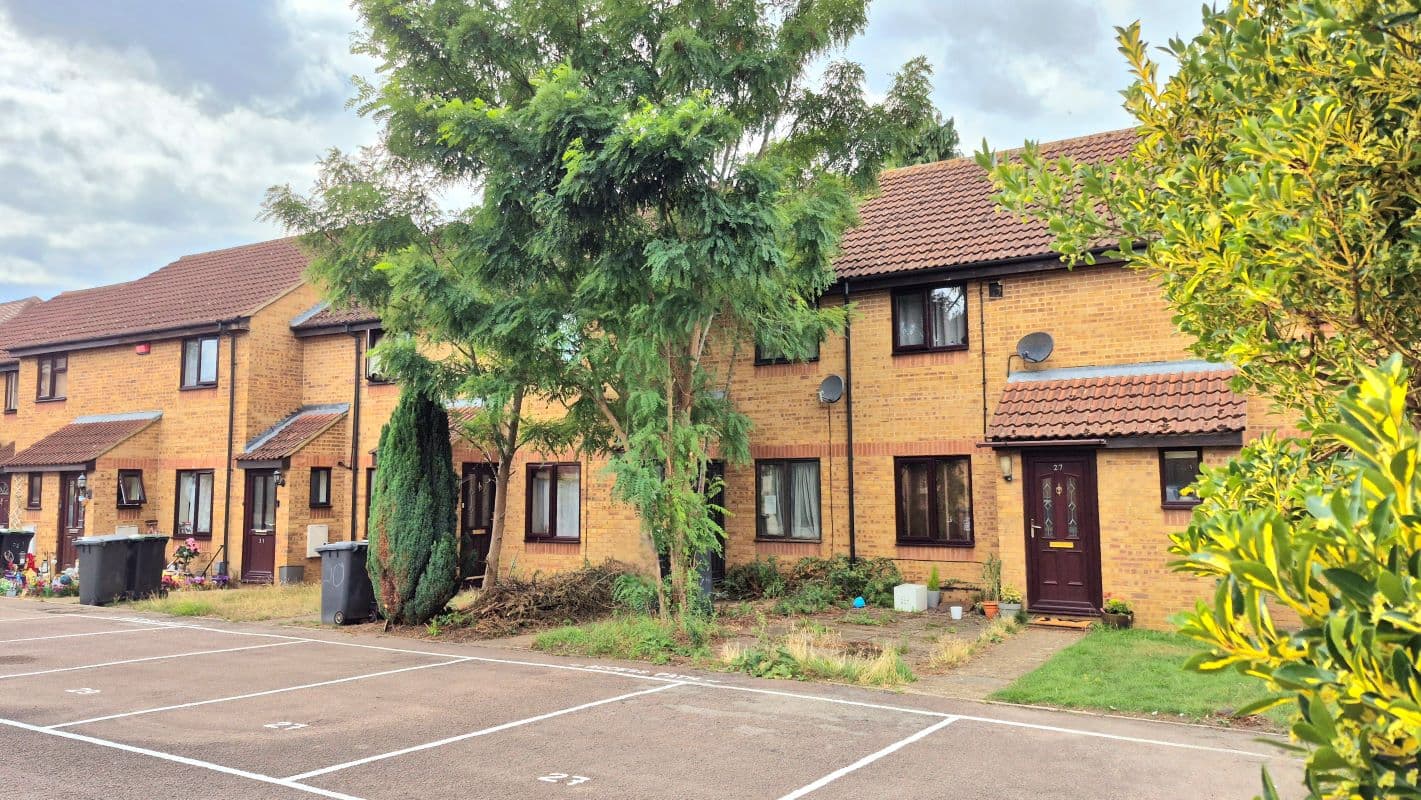 TWO BEDROOM FREEHOLD TERRACE HOUSE IN NEED OF REFURBISHMENT