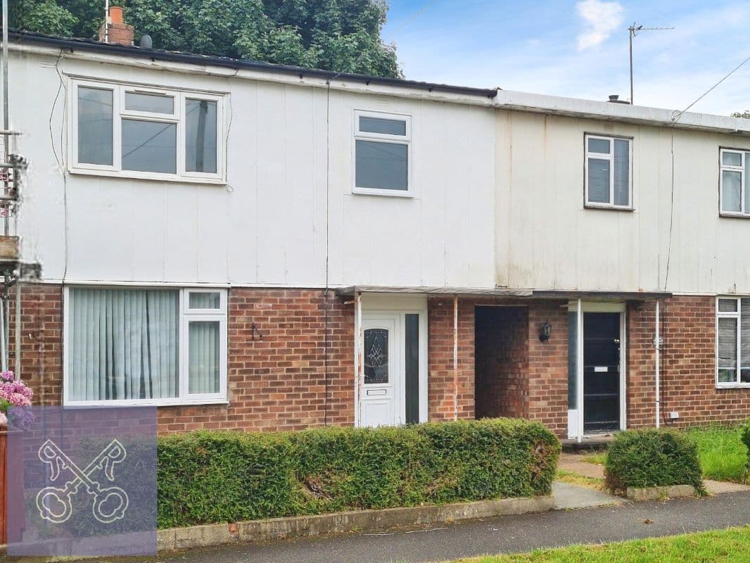 ATTENTION INVESTORS & CASH BUYERS - A fully refurbished but non-standard construction 3 bedroom house.