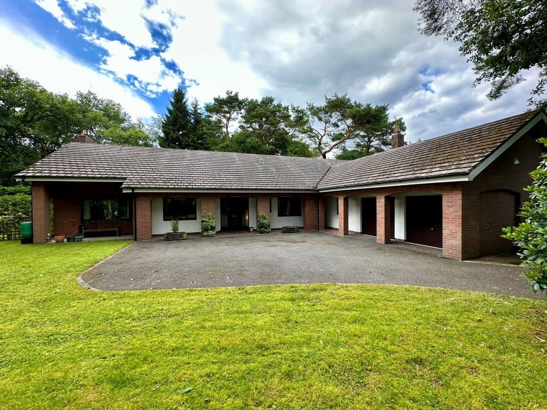 4 BED DETACHED BUNGALOW FOR SALE BY CONDITIONAL AUCTION