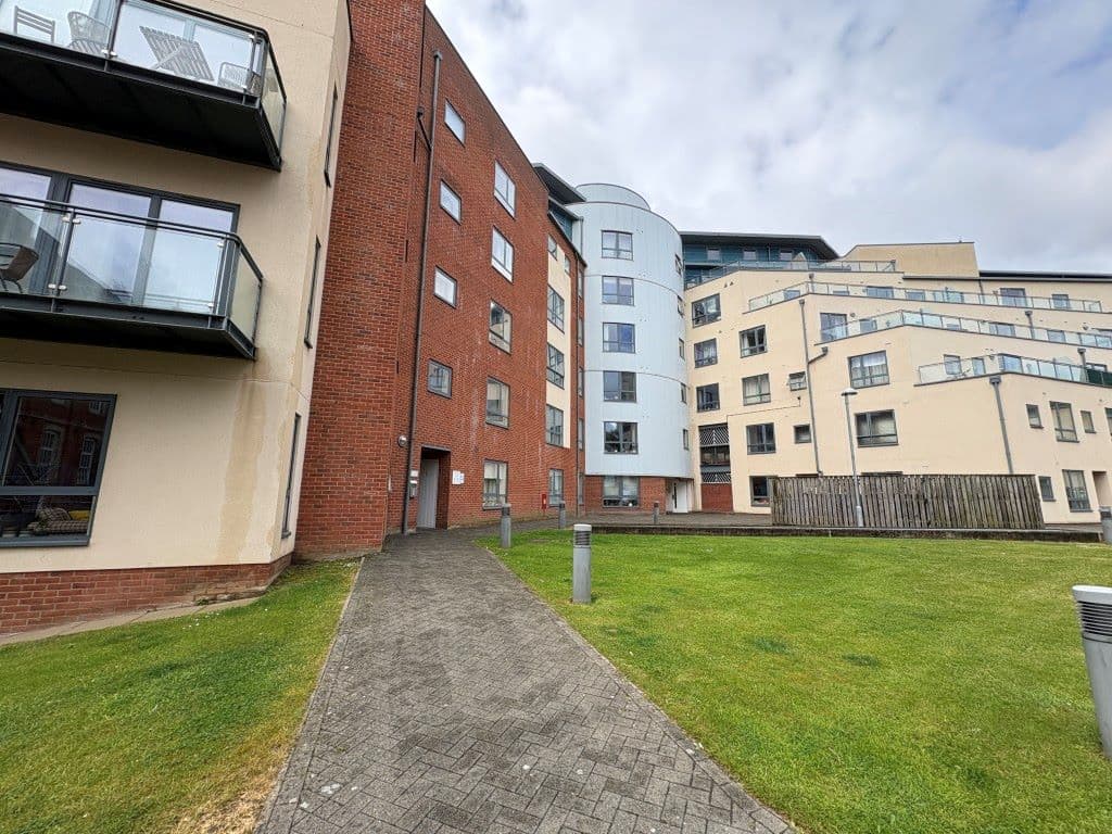 Purpose Built Second Floor Flat - Ideal for Investment