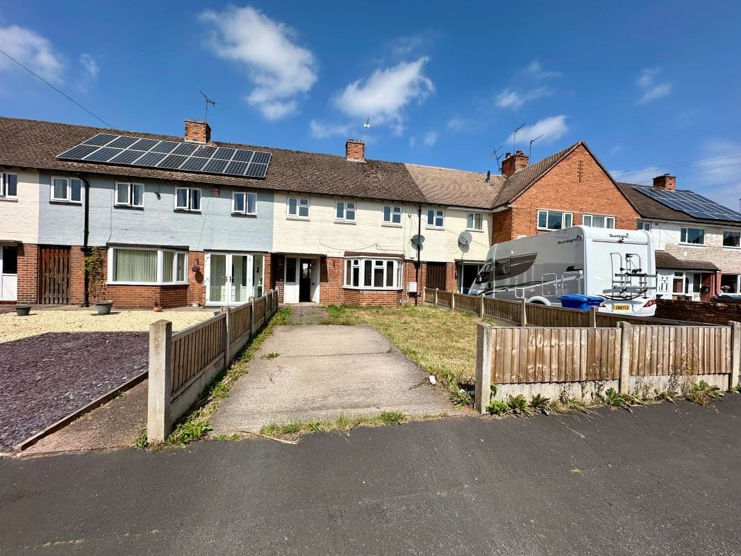 4 BED TOWN HOUSE FOR SALE BY AUCTION 15TH - 16TH SEPTEMBER