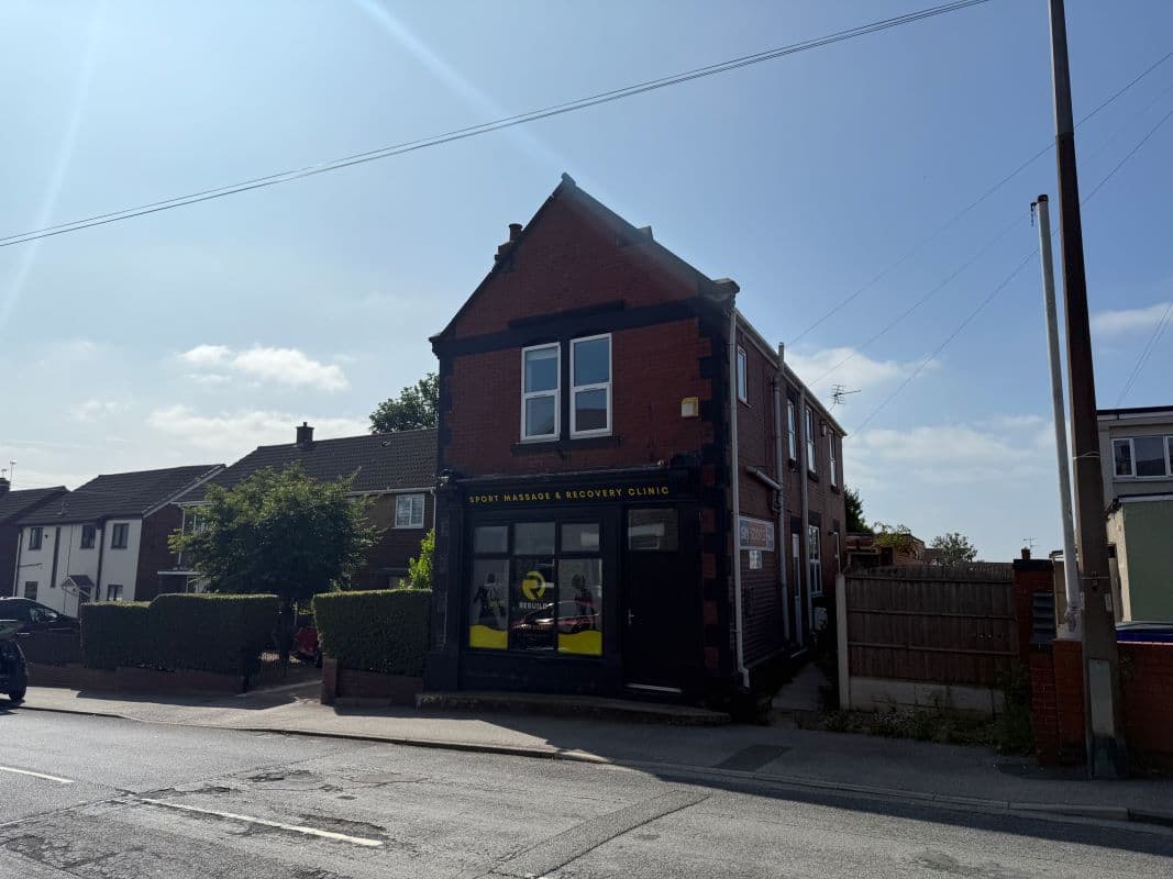 Detached Mixed-Use Property – Residential & Commercial – Vacant Possession.